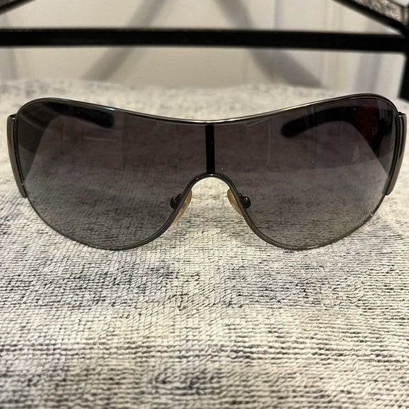 Prada sunglasses. Authentic. With case. - Picture 1 of 12